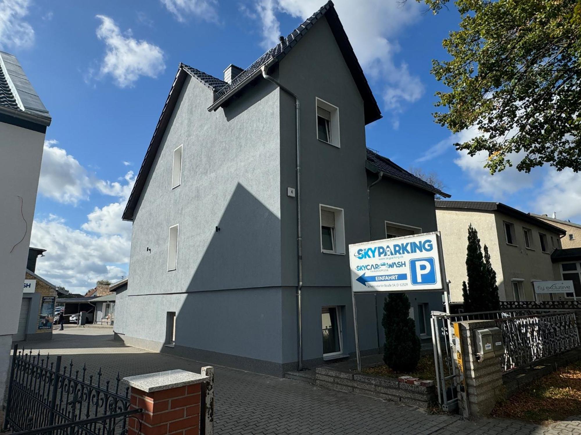 Skypension Schönefeld Eksteriør bilde